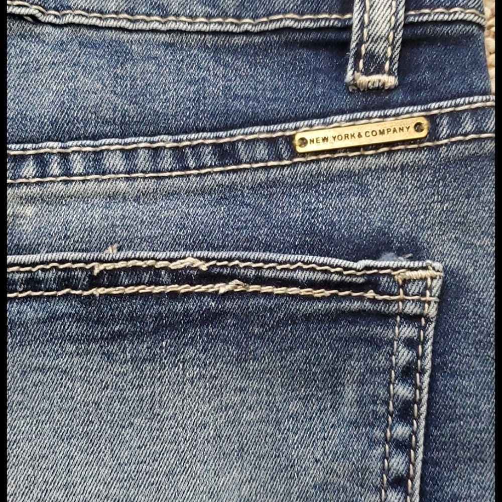 Denim Distressed Cutoff Shorts NWT - Picture 6 of 8